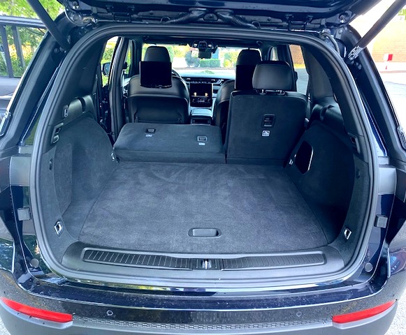 Capacious and nicely-finished cargo hold of the Grand Cherokee