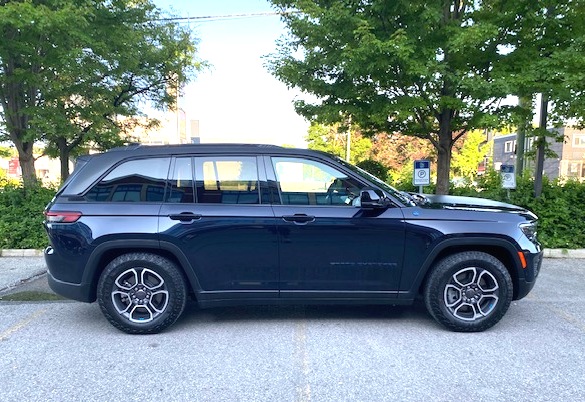 The Grand Cherokee looks sleek, clean, and modern.